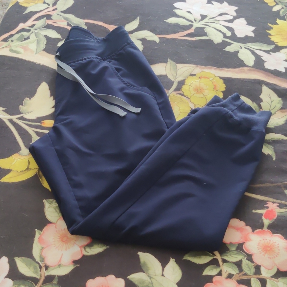 Navy FIGS xs petite jogger scrub pant
